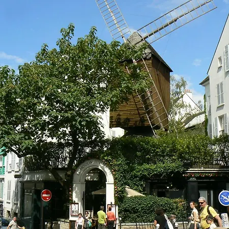 Abbesses Montmartre * Paris